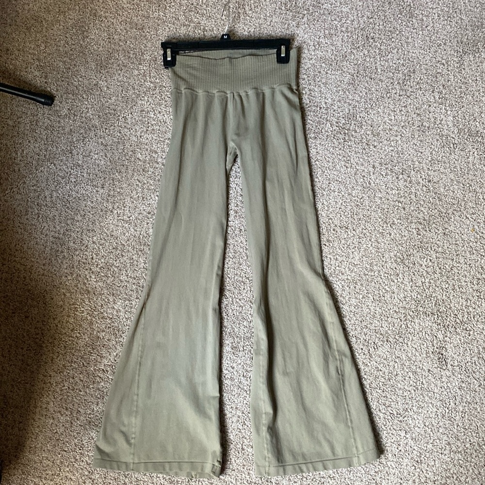 NWOT FP Movement by Free People Good Karma Flare Leggings Grey Sage Size M/L